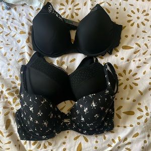32 D Victoria Secret Demi Bra Bundle
